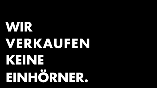 Unser Leitspruch ist in einer Retraite entstanden – also Teamwork par excellence. Und er passt super zu WeArePepper, einer Kommunikationsagentur in Zürich mit Herz für ehrliche Public Relations und Influencer Marketing. Warum? Weil wir in einer Branche arbeiten, in der oft bunte Luftschlösser gebaut werden. PR-Konzepte, so glänzend wie Einhorn-Mähnen, Versprechen, so schillernd wie der nächste Regenbogen. Wer uns kennt, weiss: Wir lieben kreative Kommunikation und frische Storytelling-Ideen und bleiben dennoch mit beiden Beinen auf dem Boden.